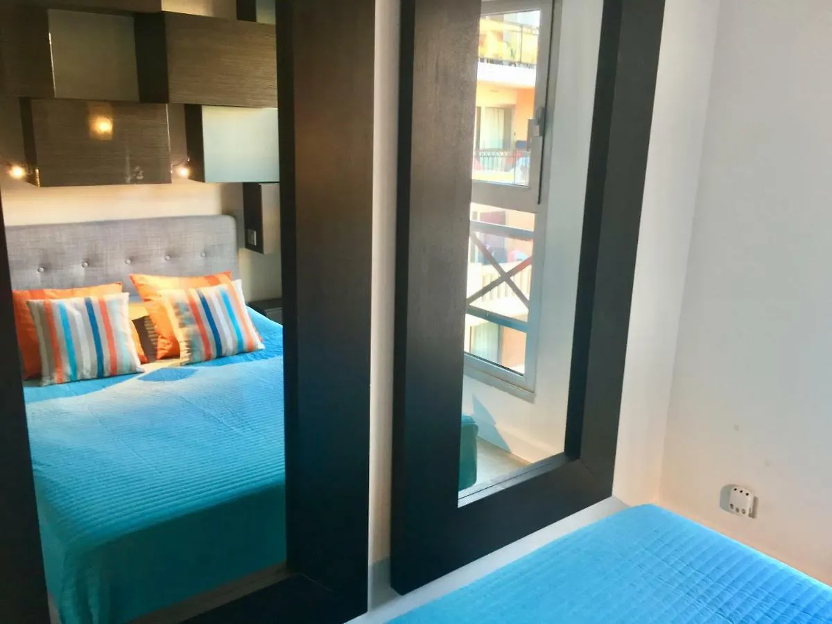 Cannes Pool & Beach Apartment 0*,  France